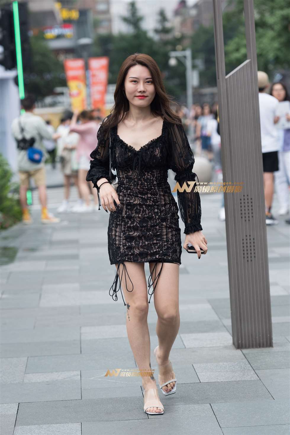 图片[1]-包臀裙美女-街拍流行馆