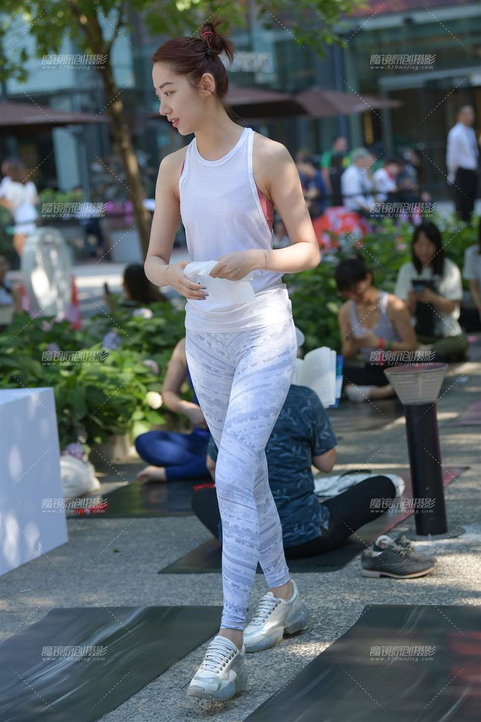 图片[5]-【街拍之魂赛帖】清纯翘臀白色紧身-街拍流行馆