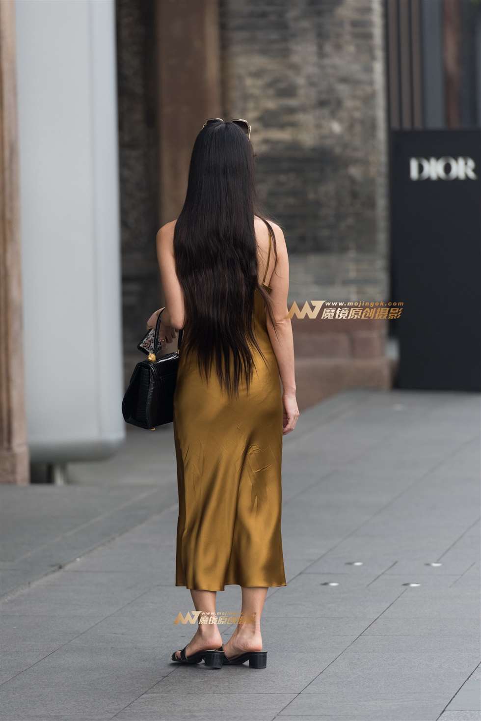 图片[3]-戴墨镜美女-街拍流行馆