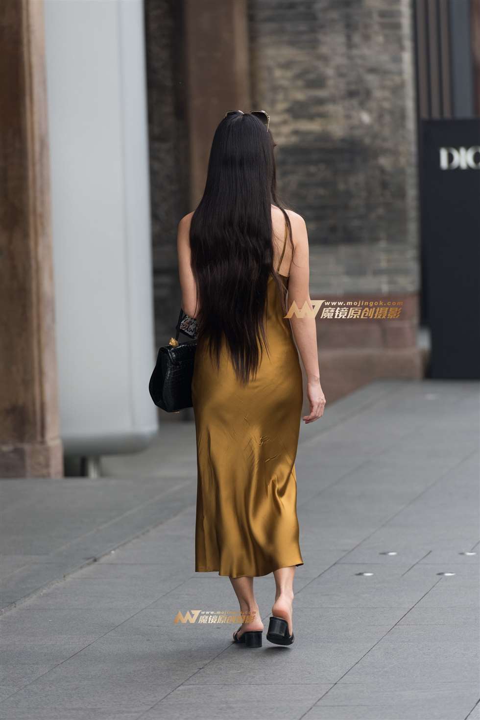 图片[2]-戴墨镜美女-街拍流行馆