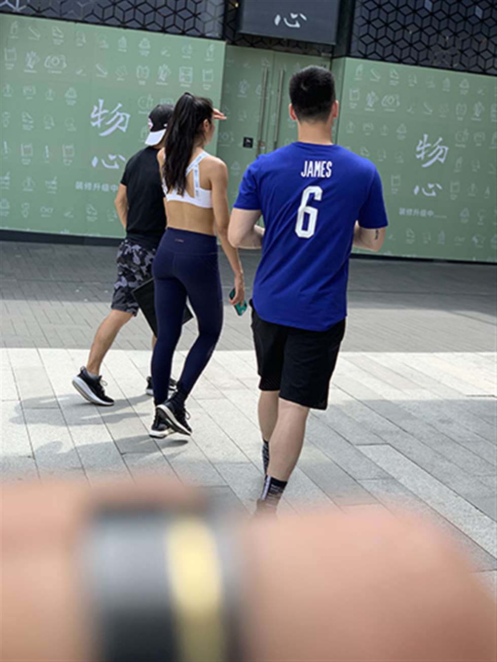 图片[3]-【视觉冲击赛贴】紧身运动装美眉-街拍流行馆