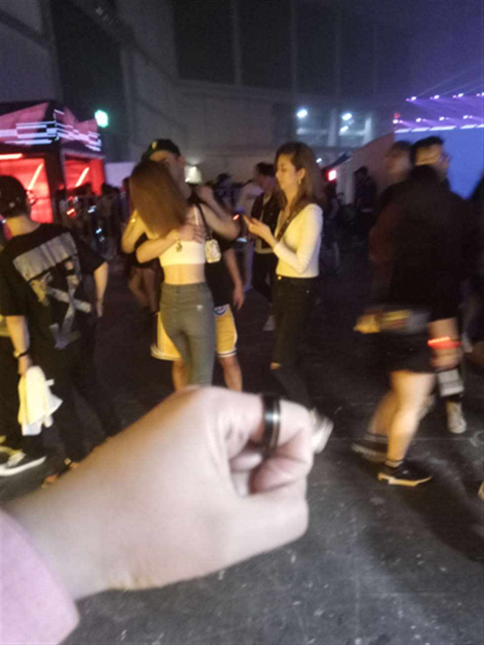 图片[3]-【欧阳幽明赛帖】性感紧身牛仔裤美女-街拍流行馆