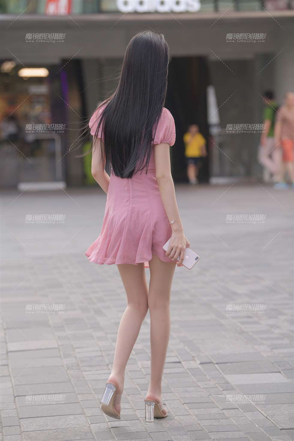 图片[2]-【街拍之魂赛帖】高颜值大长腿，爱了吗-街拍流行馆