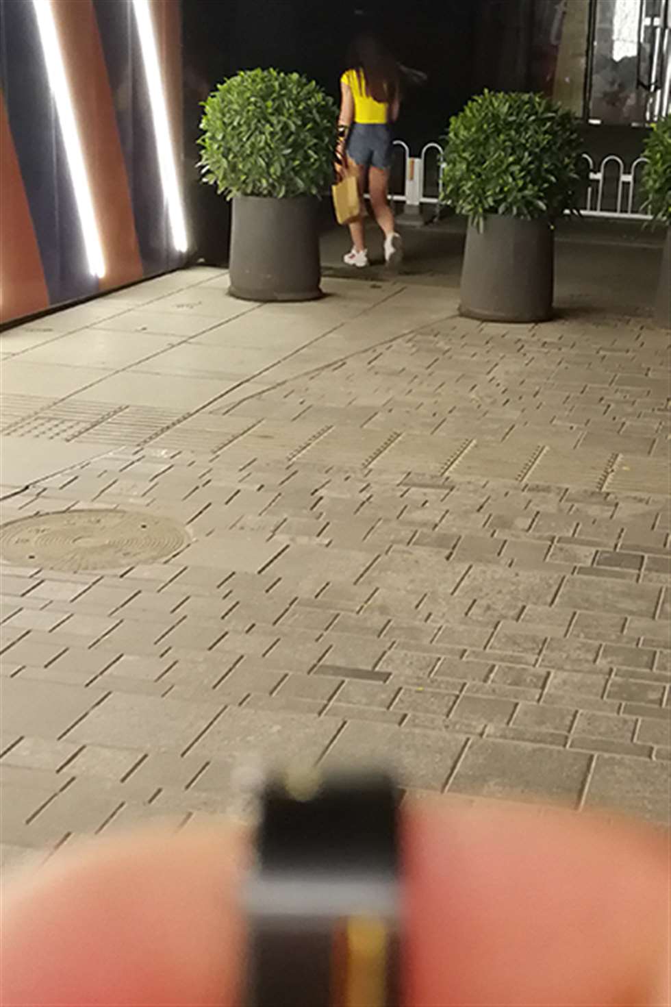 图片[3]-【小默赛帖】第1393篇短小热裤美女-街拍流行馆