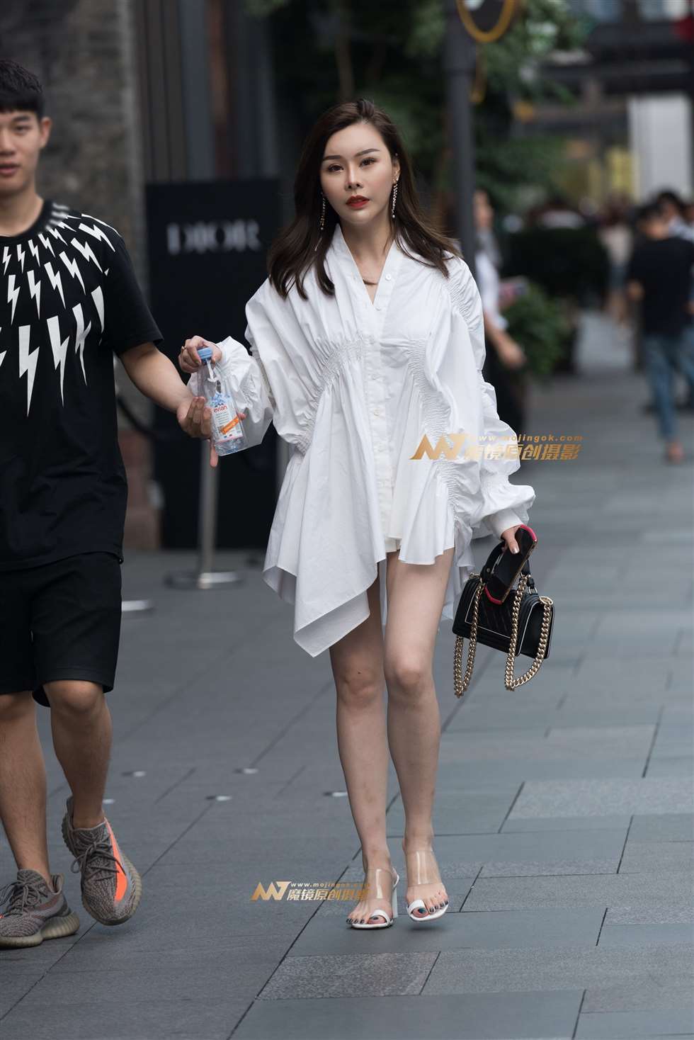 图片[1]-高跟长腿美女-街拍流行馆