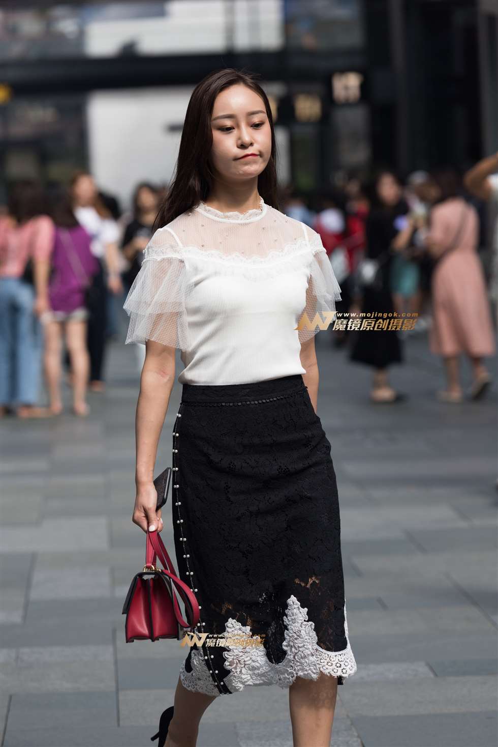 图片[4]-花纹包臀裙美女-街拍流行馆