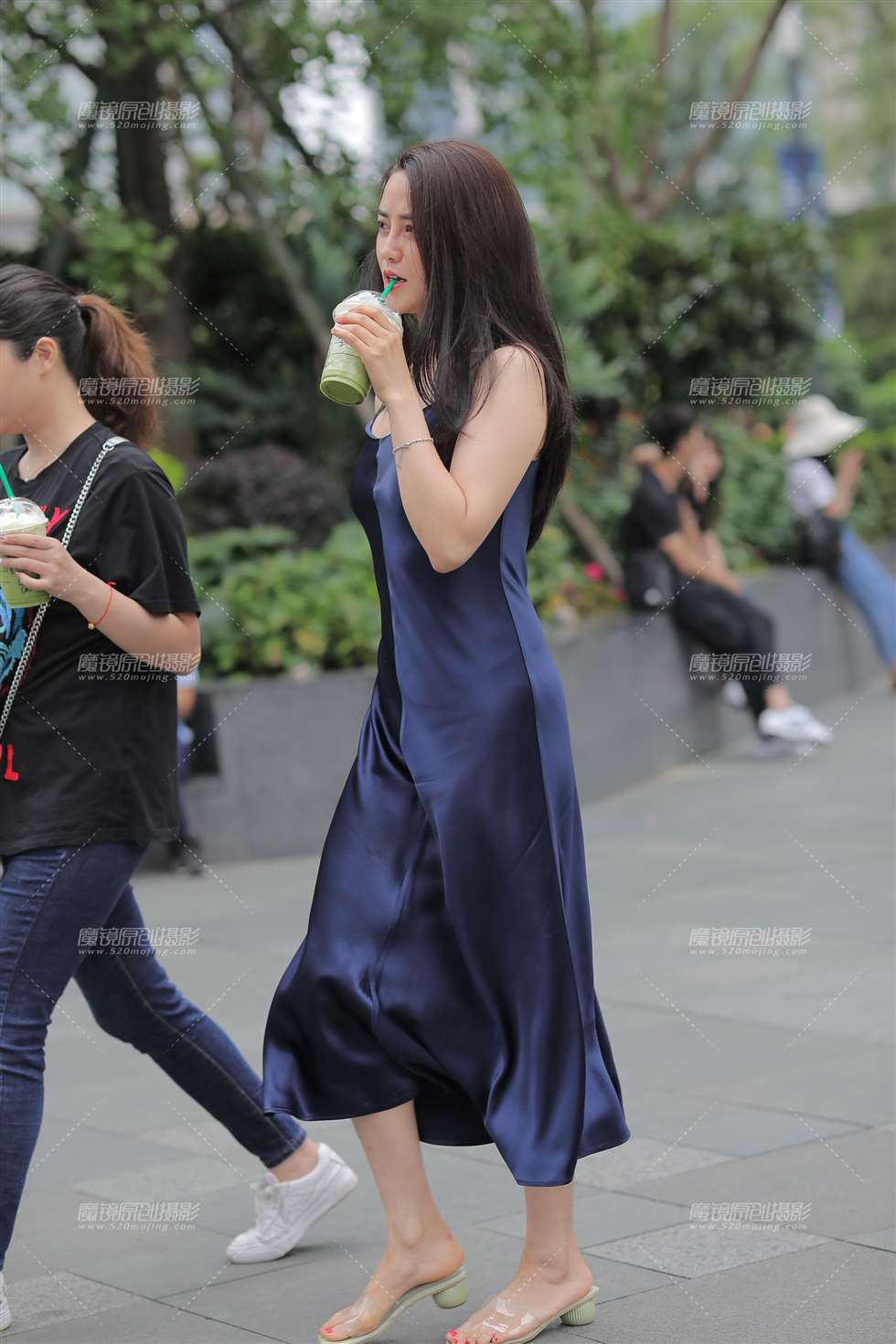 图片[1]-【凯恩赛贴】真丝美**-街拍流行馆