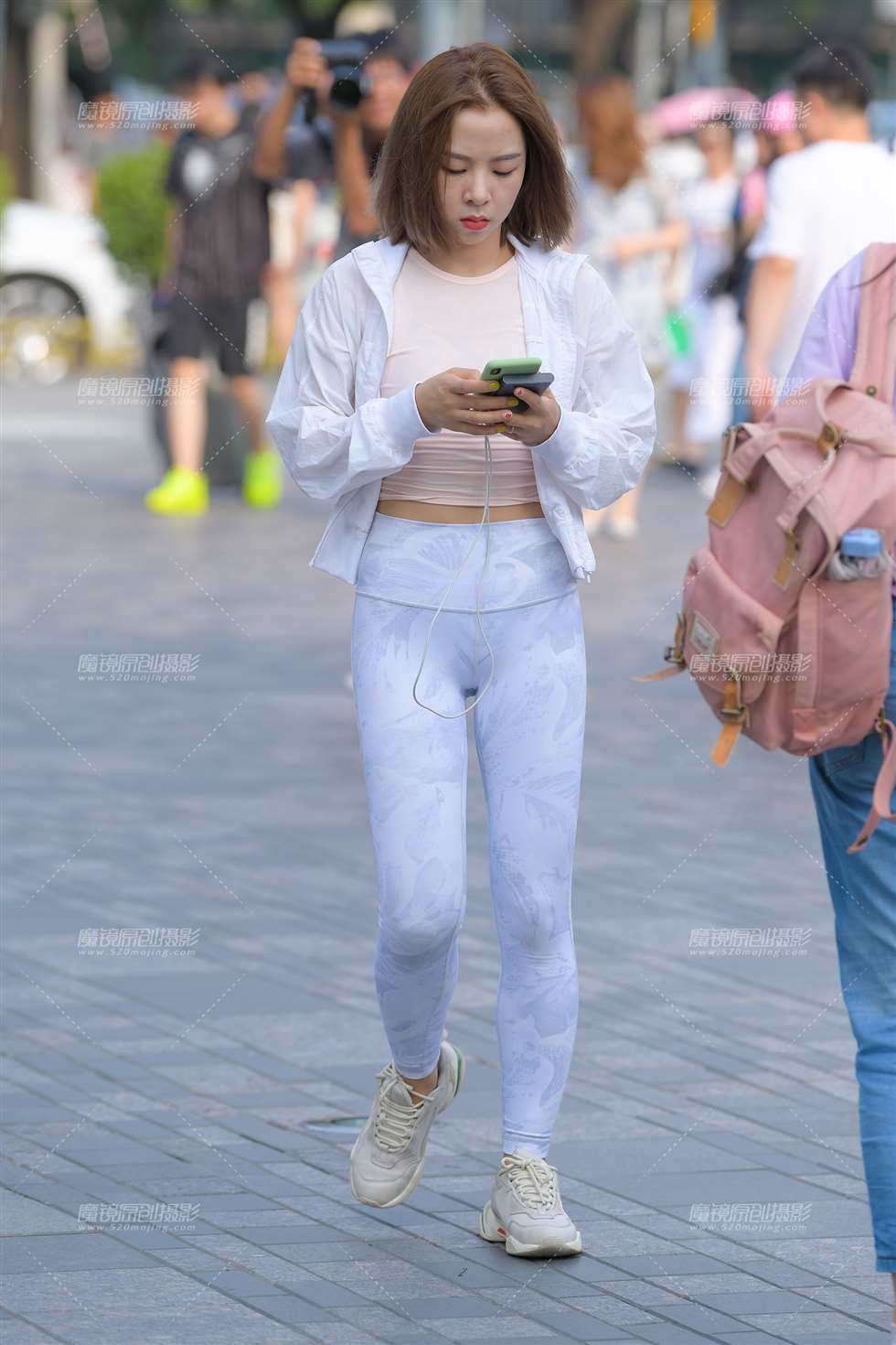 图片[4]-【红石赛帖】白色瑜伽服美女-街拍流行馆