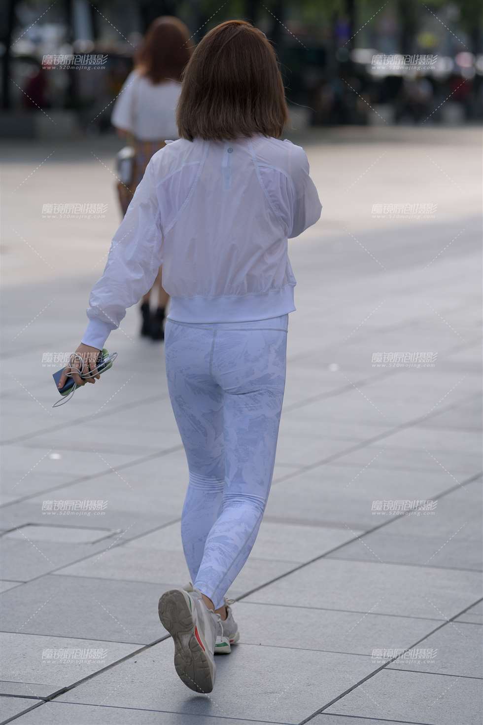 图片[2]-【红石赛帖】白色瑜伽服美女-街拍流行馆
