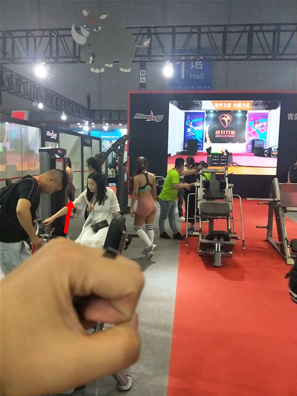 图片[3]-【欧阳幽明赛帖】紧身瑜伽裤美女健身-街拍流行馆
