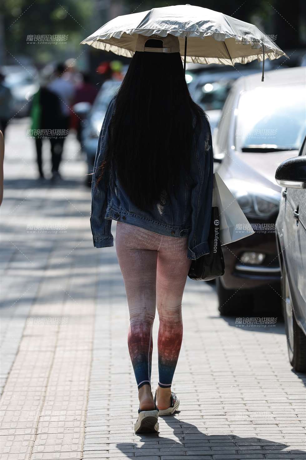图片[5]-【小默赛帖】第1401篇紧身裤美女-街拍流行馆