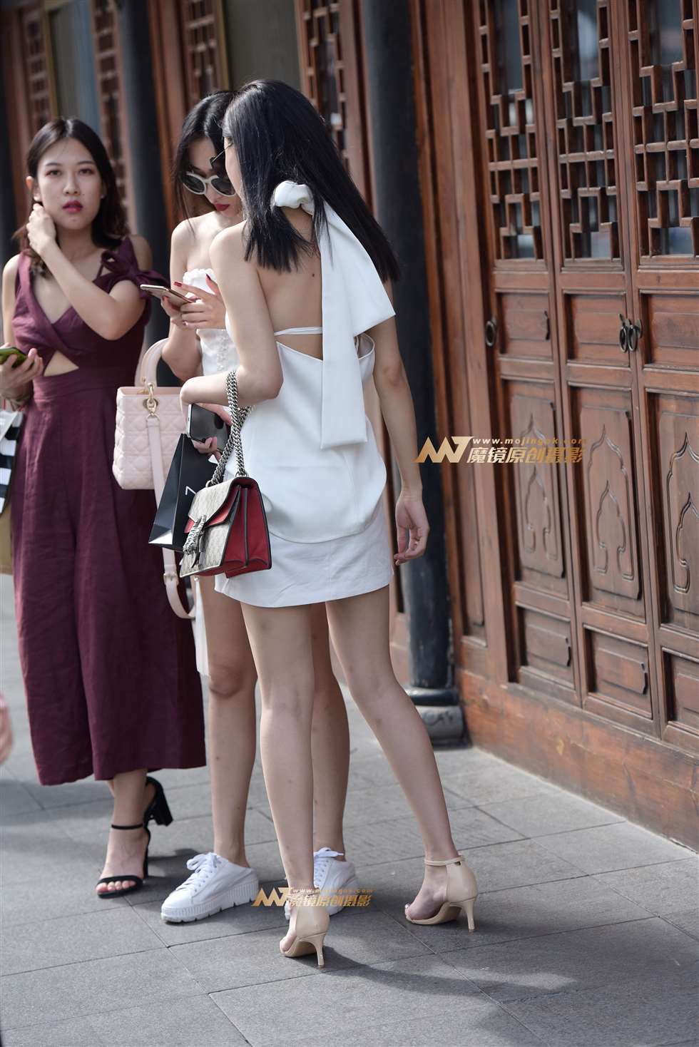 图片[2]-偶遇高跟鞋小姐姐-街拍流行馆