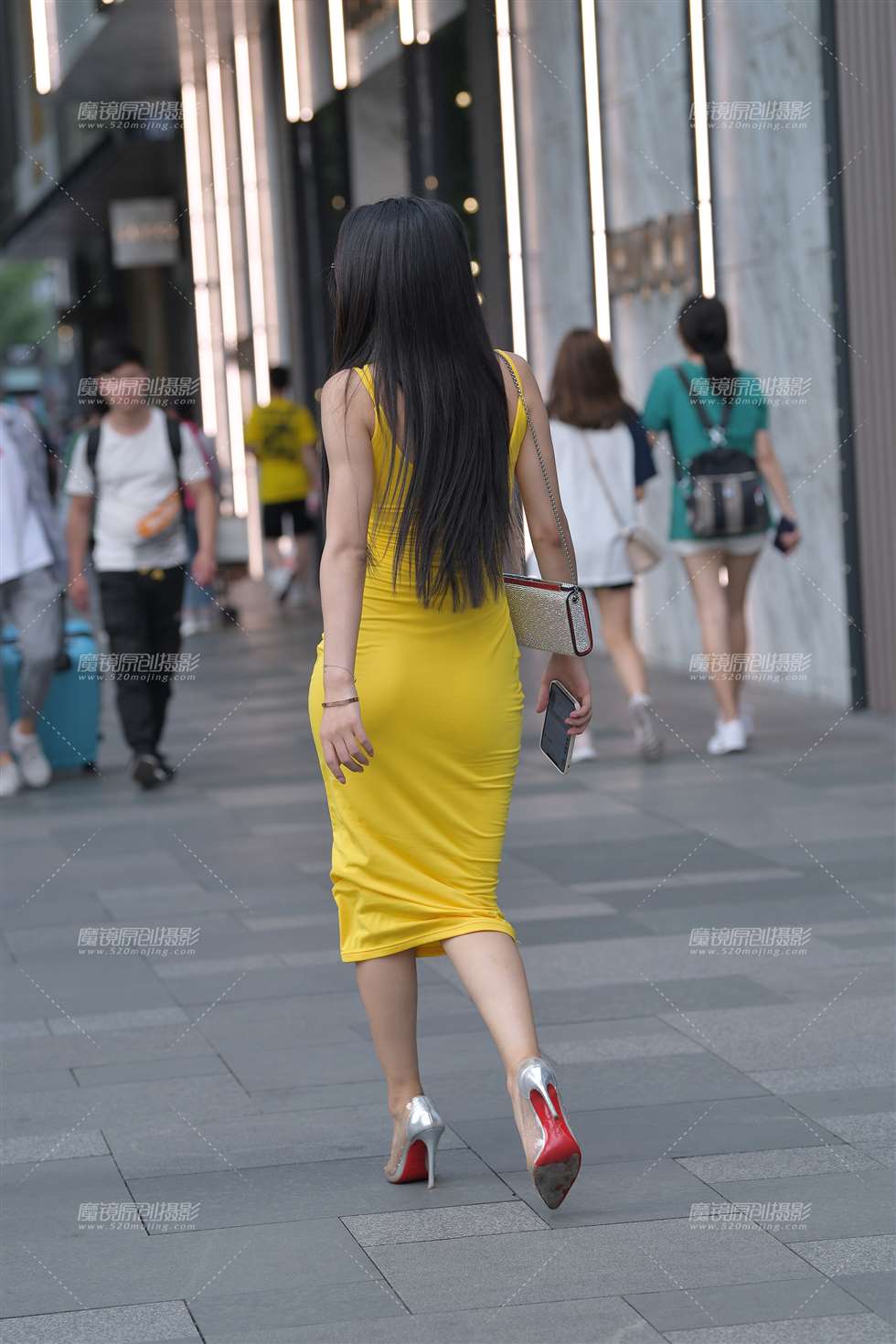 图片[4]-【视觉冲击赛贴】前凸后翘的性感美女-街拍流行馆
