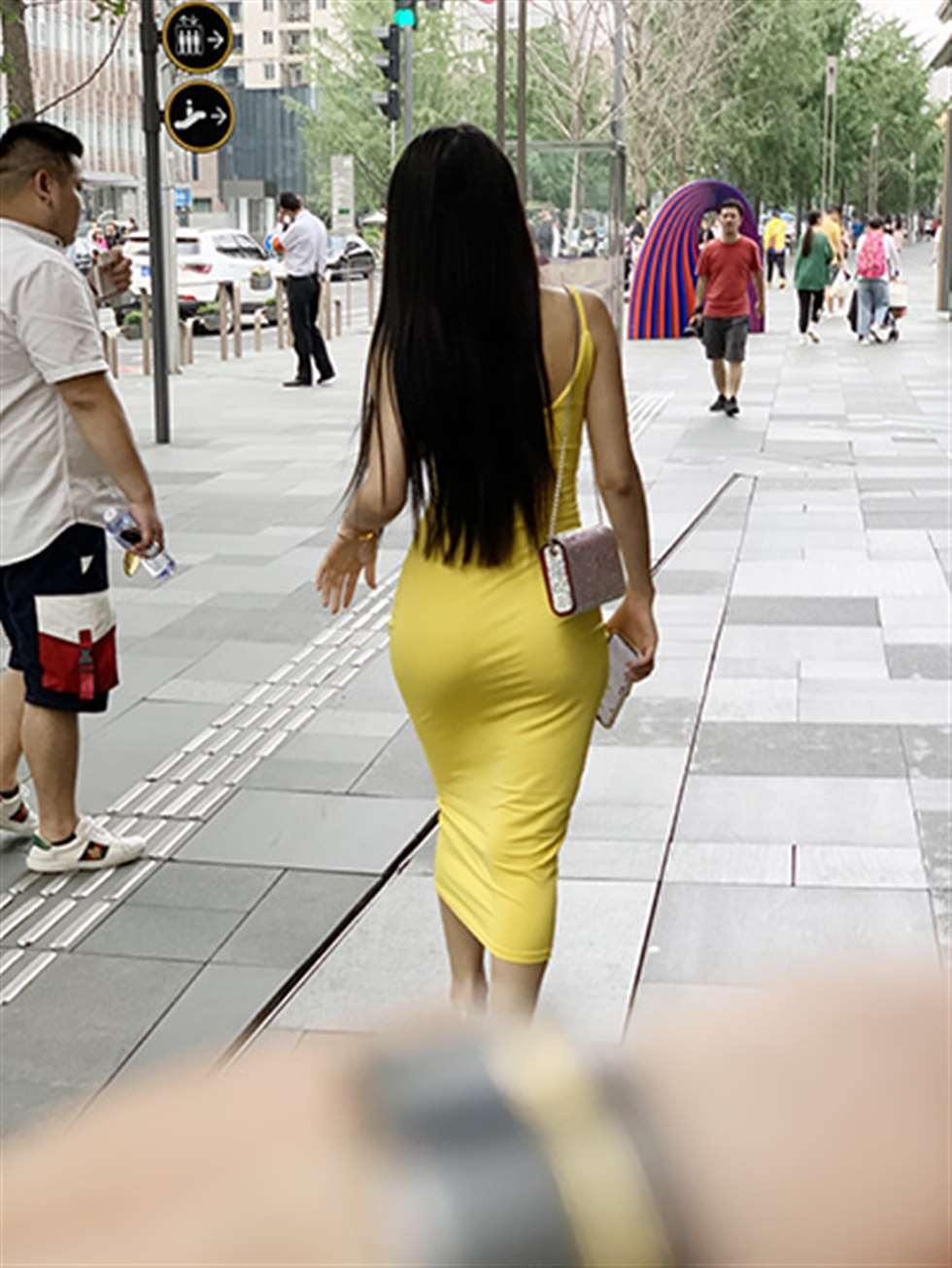 图片[3]-【视觉冲击赛贴】前凸后翘的性感美女-街拍流行馆