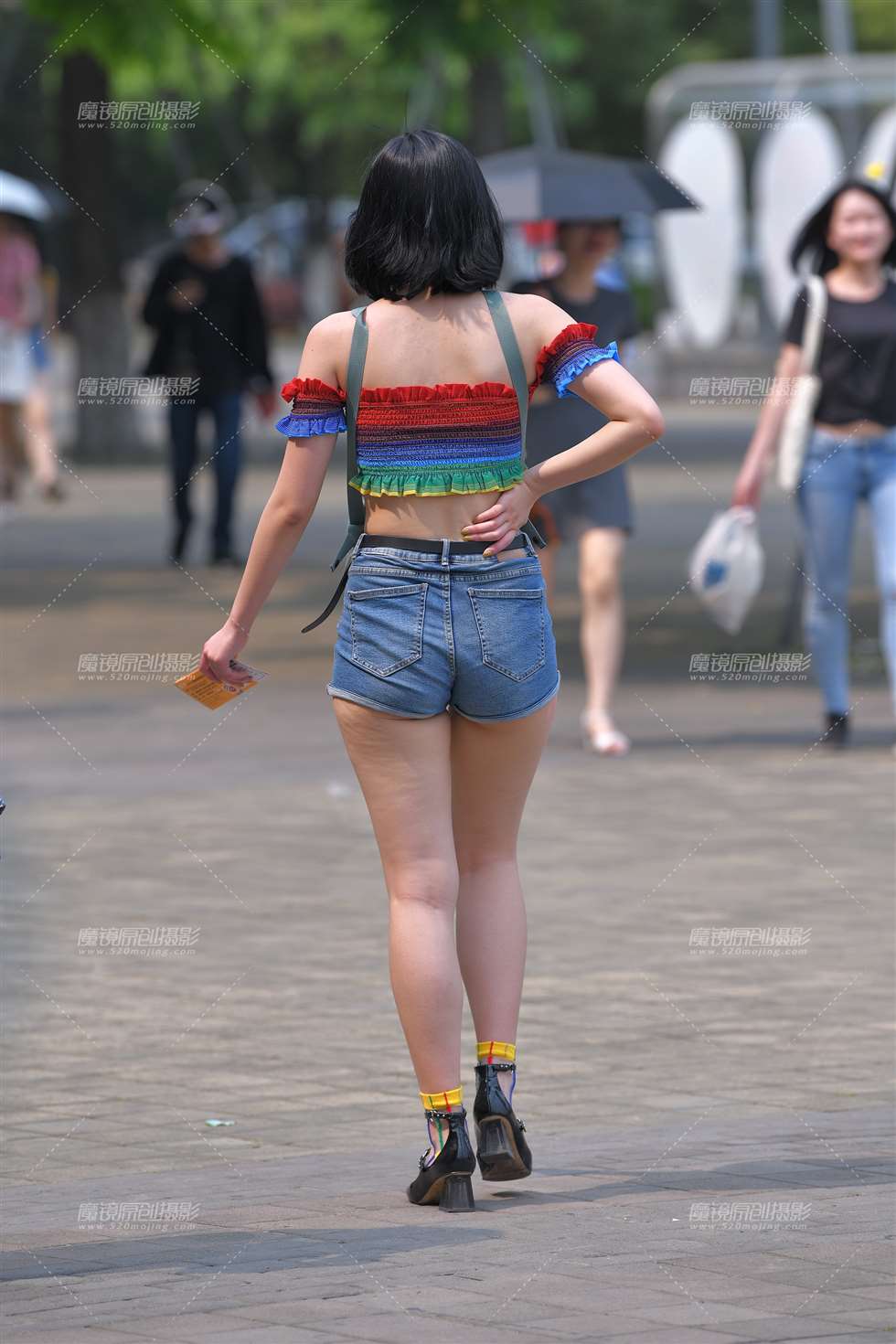 图片[2]-【视觉冲击赛贴】这么热，还穿这么紧-街拍流行馆