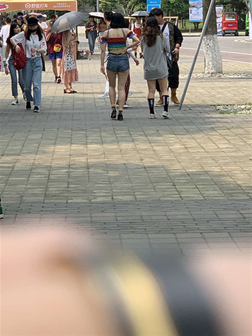 图片[3]-【视觉冲击赛贴】这么热，还穿这么紧-街拍流行馆