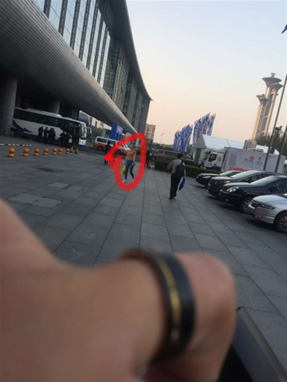 图片[3]-【红石赛贴】身材很棒的美女-街拍流行馆