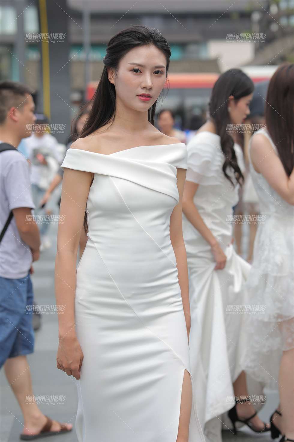 图片[1]-【凯恩赛贴】优雅气质女郎范儿-街拍流行馆