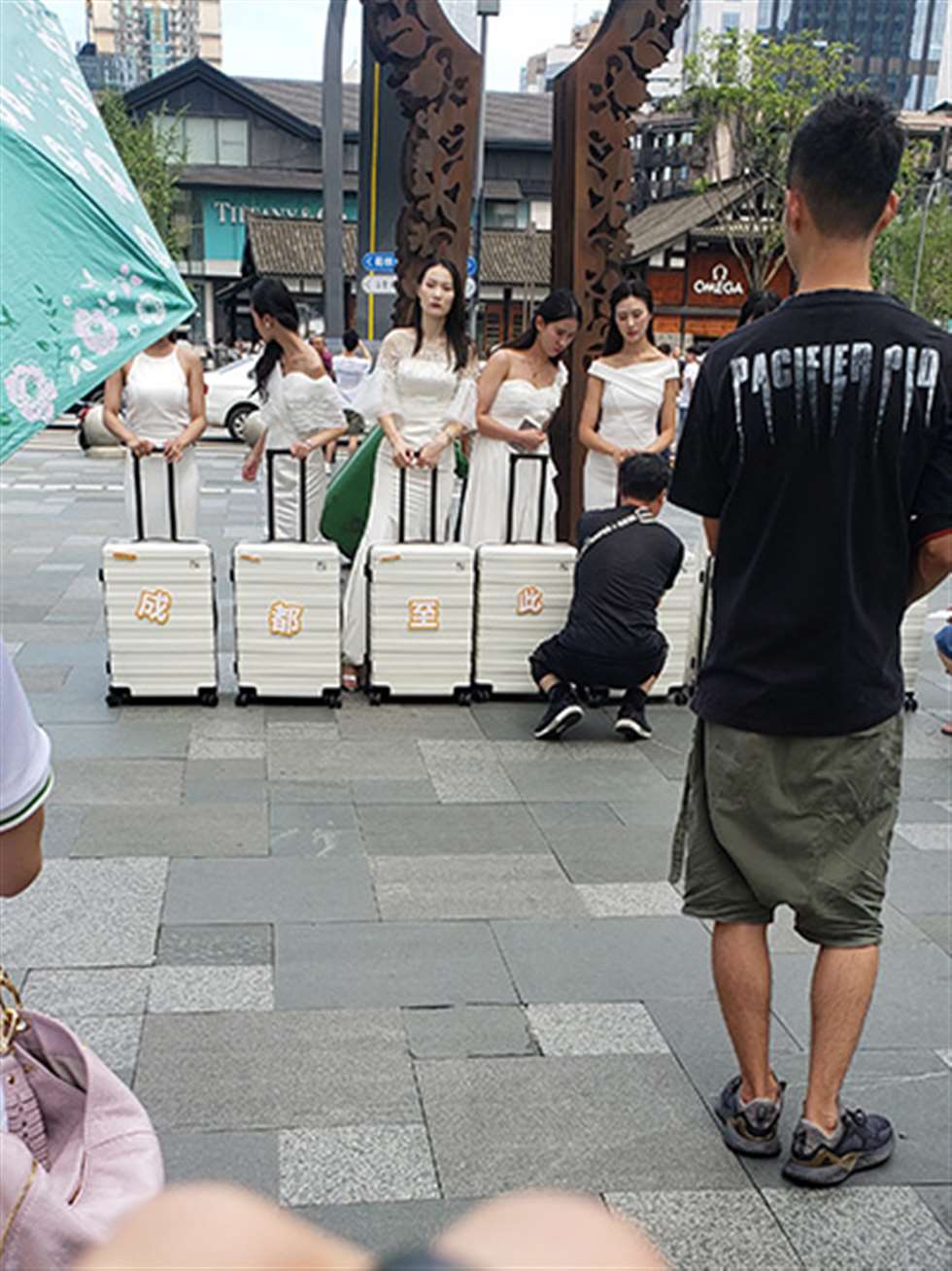 图片[3]-【凯恩赛贴】优雅气质女郎范儿-街拍流行馆