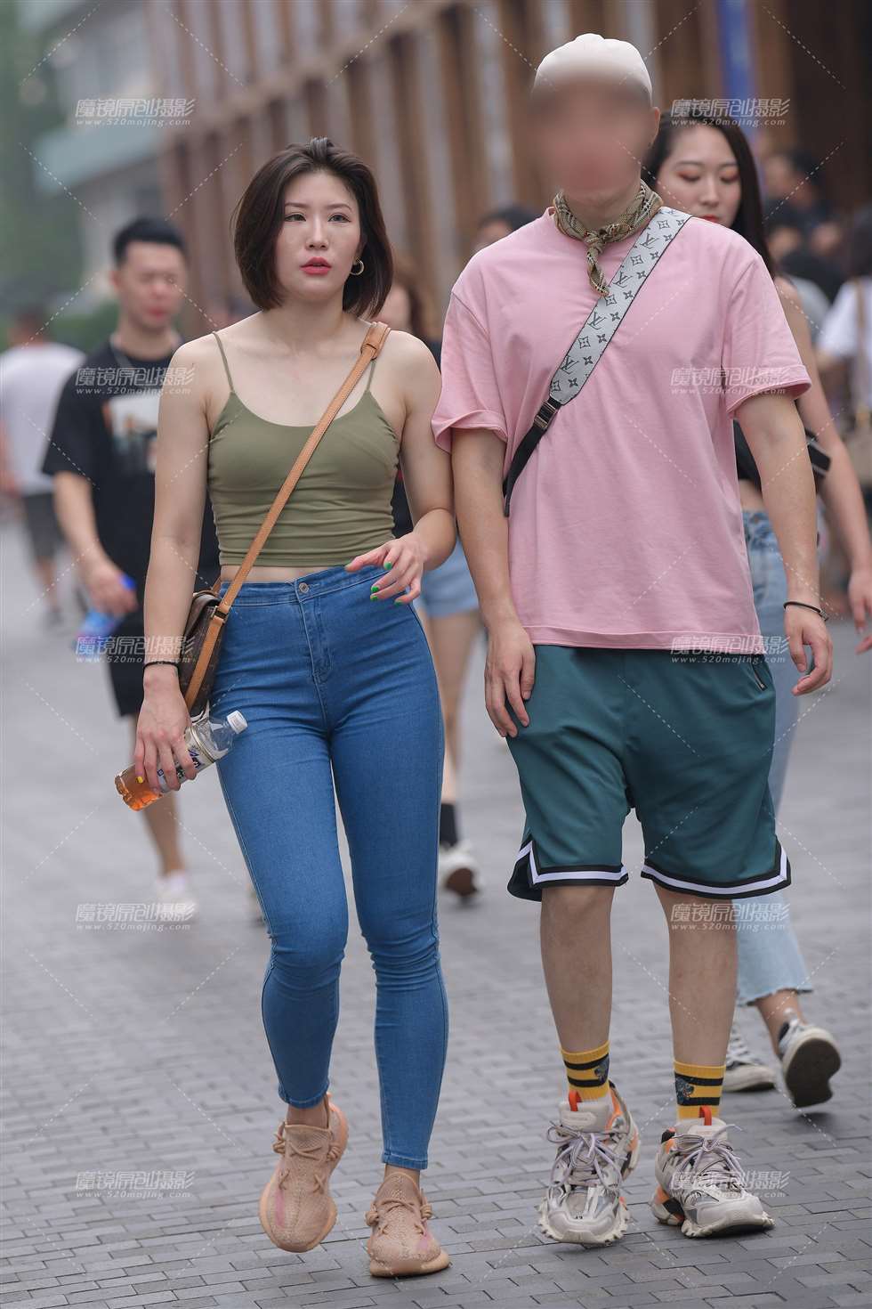 图片[1]-【街拍之魂赛帖】性感紧身丰臀牛仔-街拍流行馆