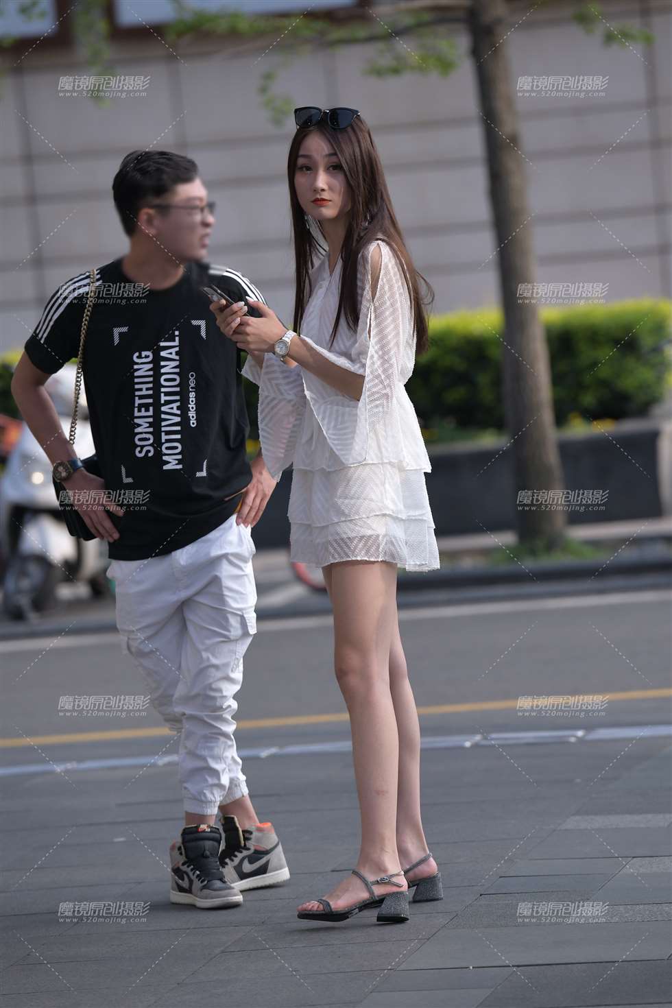 图片[5]-【慕容笙赛贴】聊天的美女-街拍流行馆