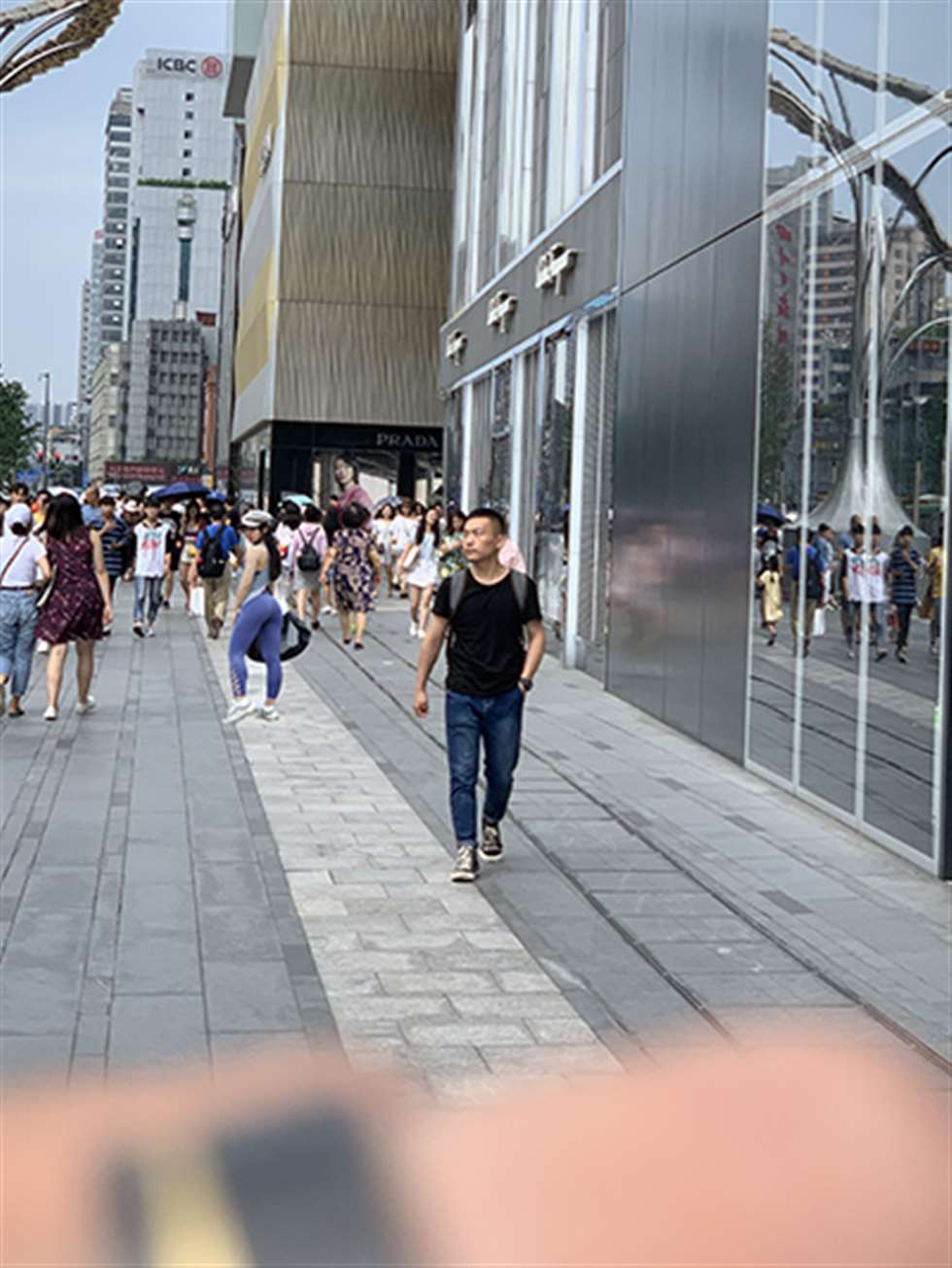 图片[3]-【视觉冲击赛贴】笑容甜美的女孩-街拍流行馆