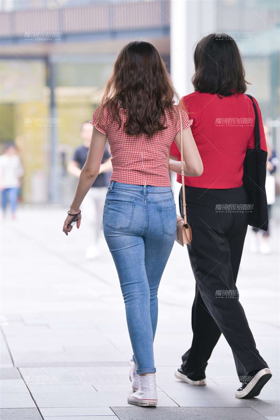 图片[4]-【视觉冲击赛贴】圆润紧牛美眉-街拍流行馆