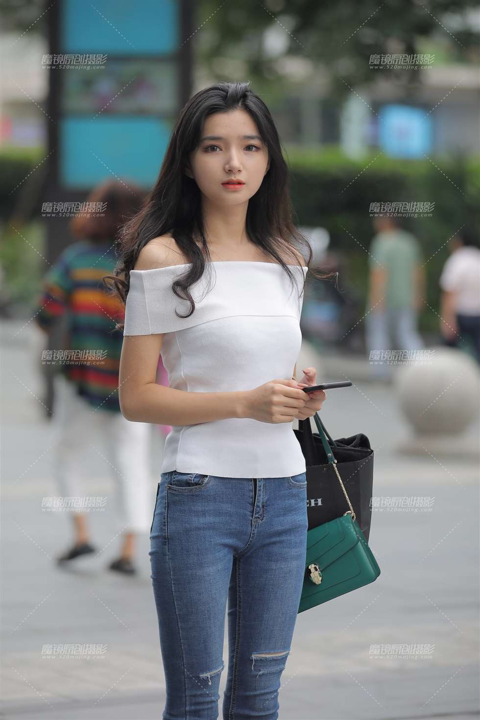 图片[2]-【凯恩赛贴】清秀紧牛美眉-街拍流行馆