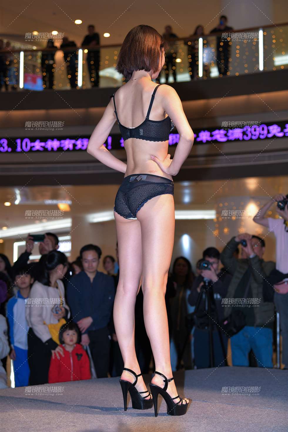 图片[2]-【视觉冲击赛贴】一模多套，性感内衣秀SHOW-街拍流行馆