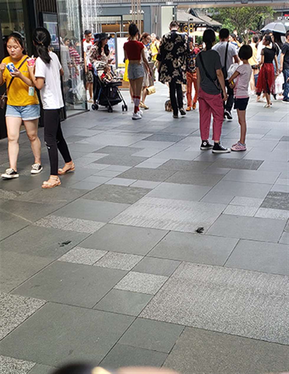 图片[3]-【凯恩赛贴】热裤小蛮腰-街拍流行馆