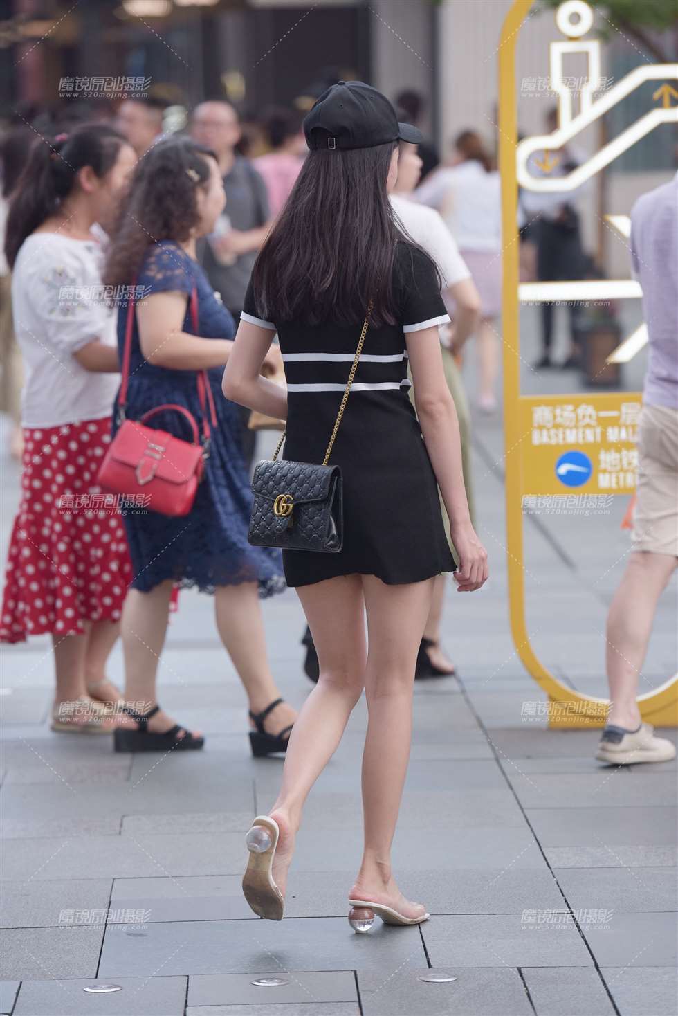 图片[2]-【慕容笙赛贴】逛街小姐姐-街拍流行馆