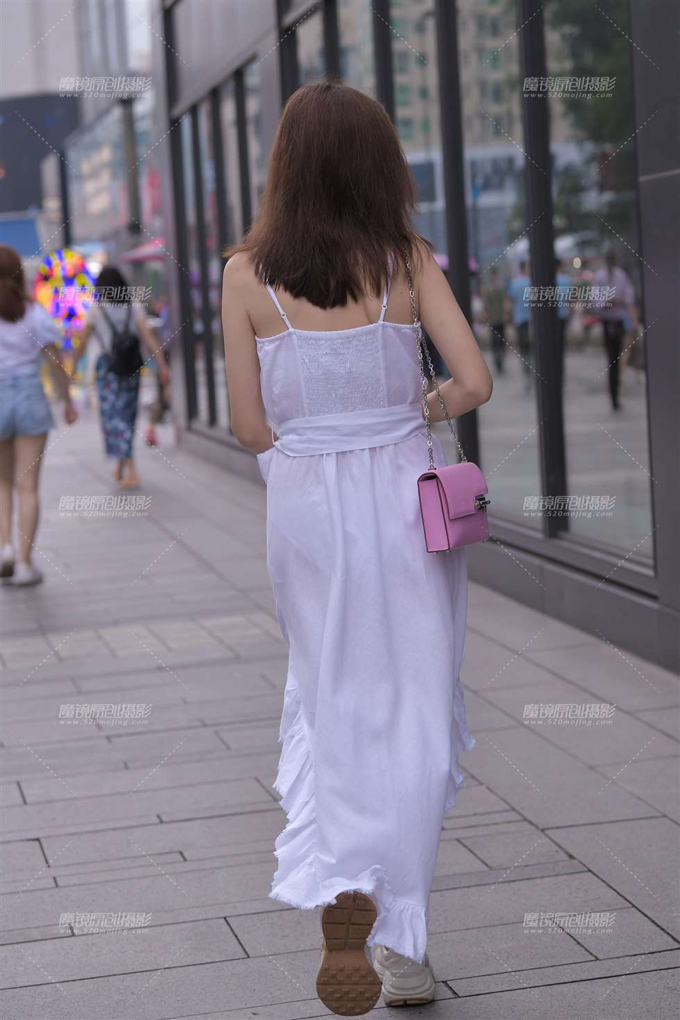 图片[2]-【视觉冲击赛贴】性感白裙**-街拍流行馆