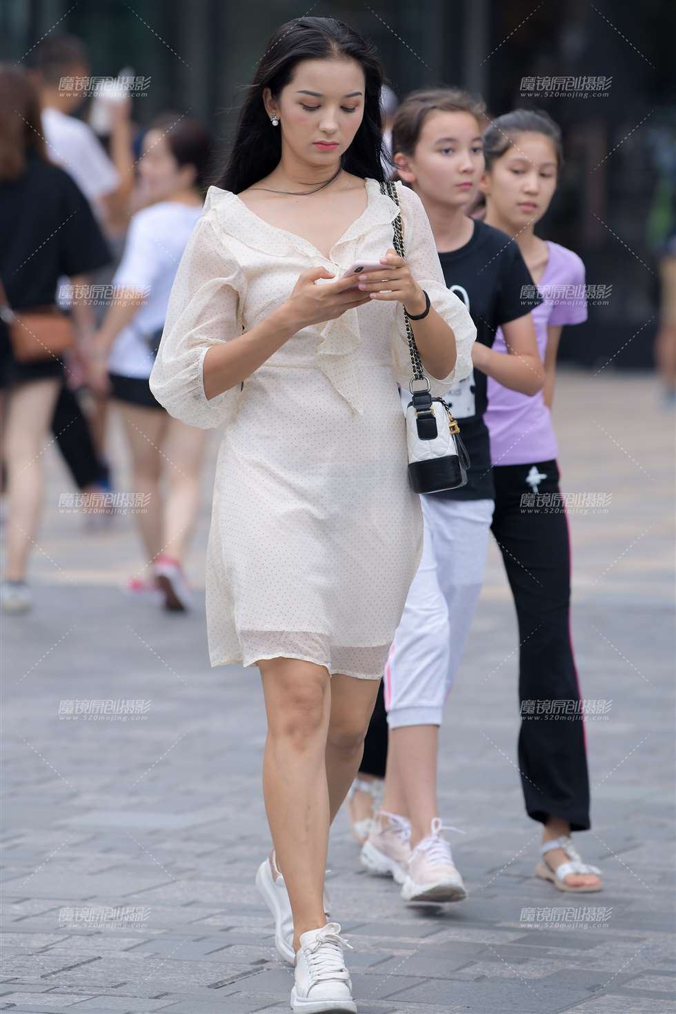 图片[4]-【红石赛帖】洋气的美女-街拍流行馆