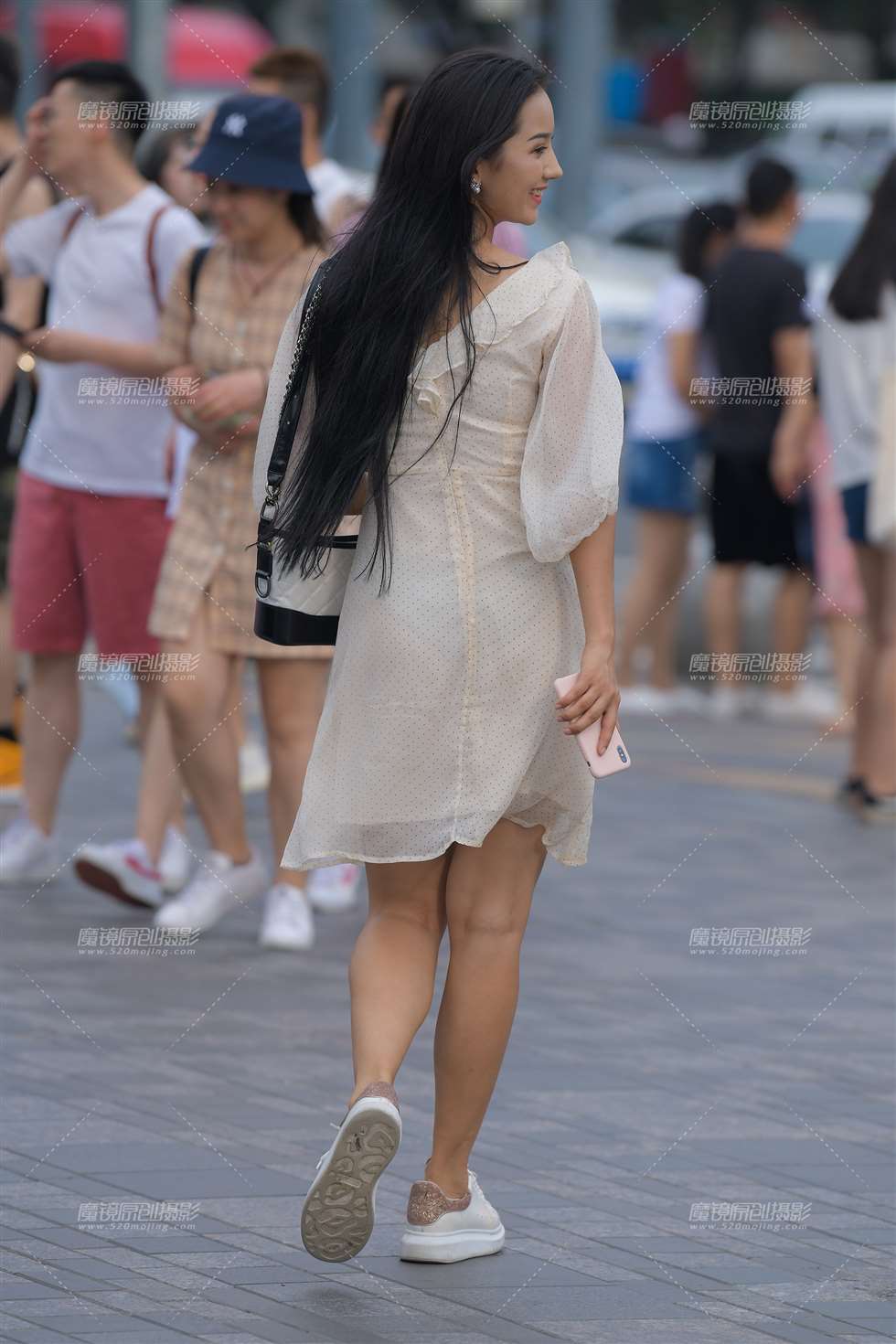 图片[2]-【红石赛帖】洋气的美女-街拍流行馆