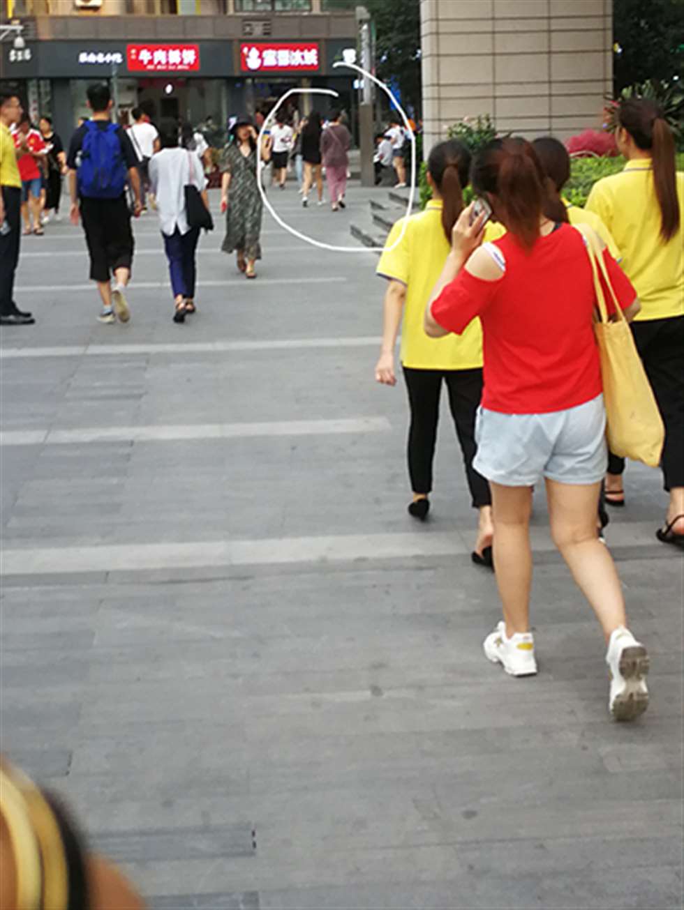 图片[3]-【慕容笙赛贴】小姐姐裤子好短-街拍流行馆