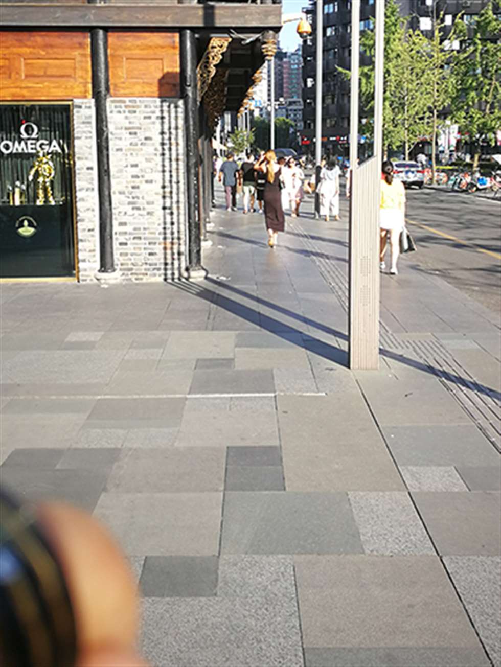 图片[3]-【慕容笙赛贴】黑色裙子美女-街拍流行馆