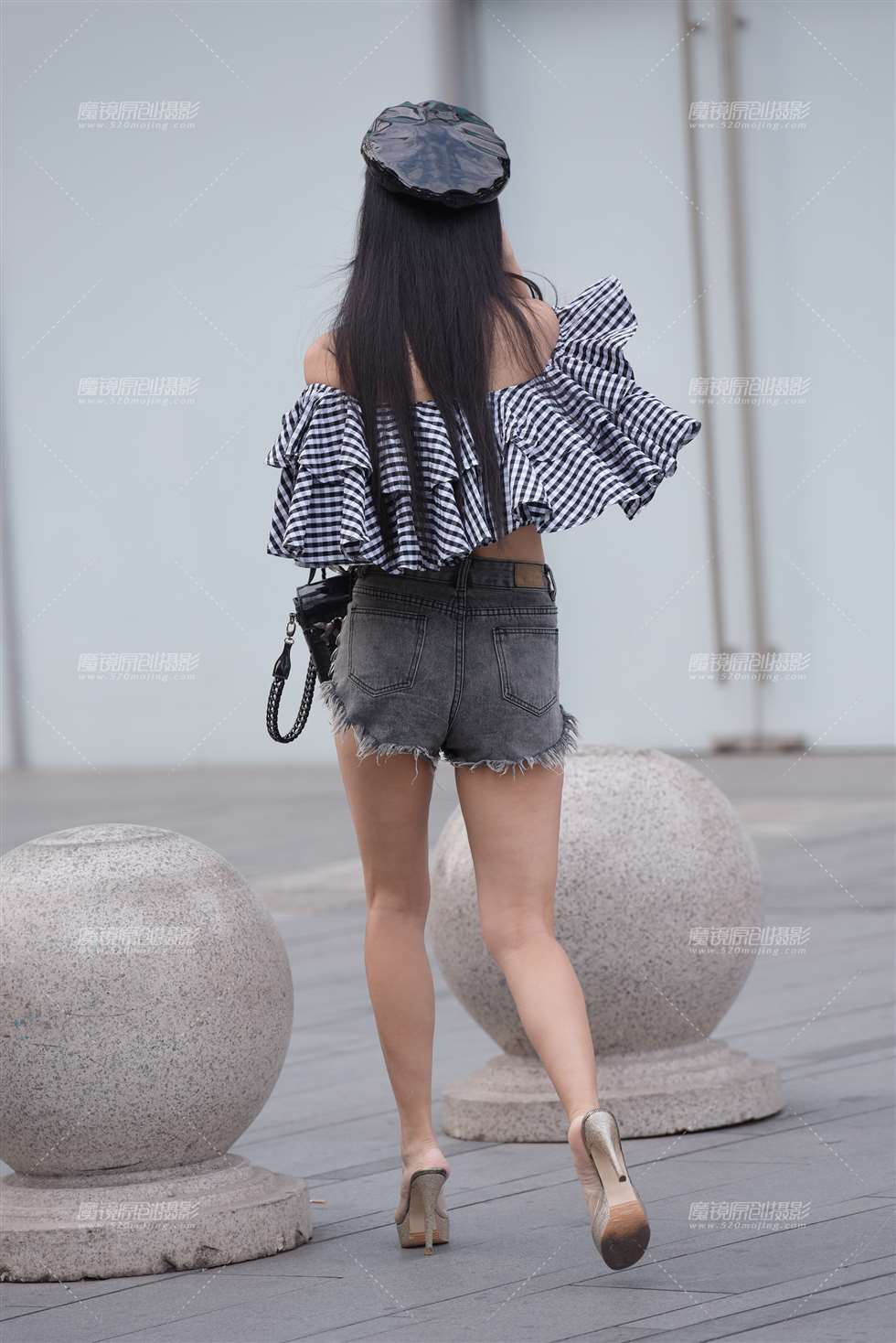 图片[2]-【慕容笙赛贴】热裤美女-街拍流行馆