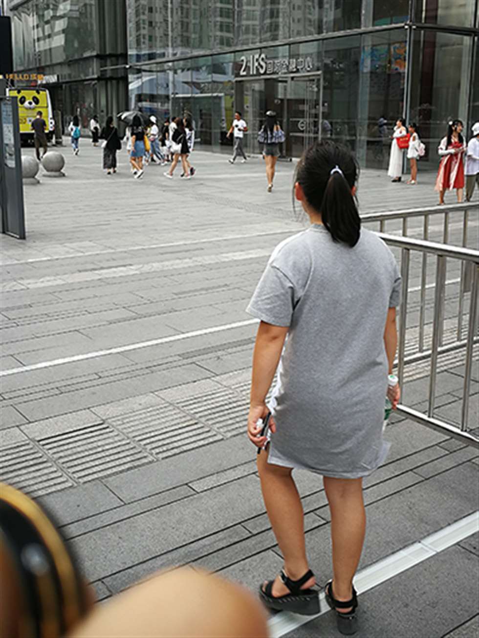 图片[3]-【慕容笙赛贴】热裤美女-街拍流行馆