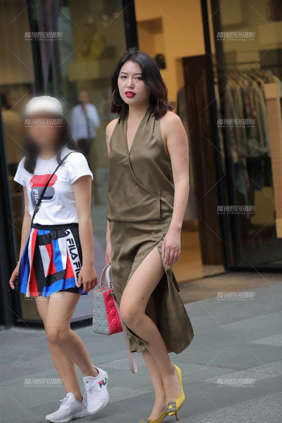 图片[1]-【凯恩赛贴】丝裙**-街拍流行馆