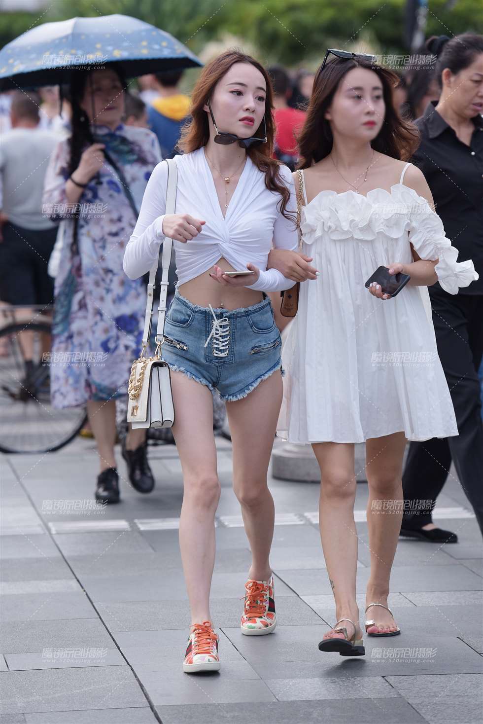图片[4]-【慕容笙赛贴】热裤美女-街拍流行馆