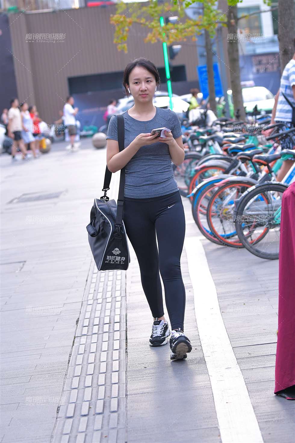 图片[4]-【视觉冲击赛贴】黑色紧身裤-街拍流行馆
