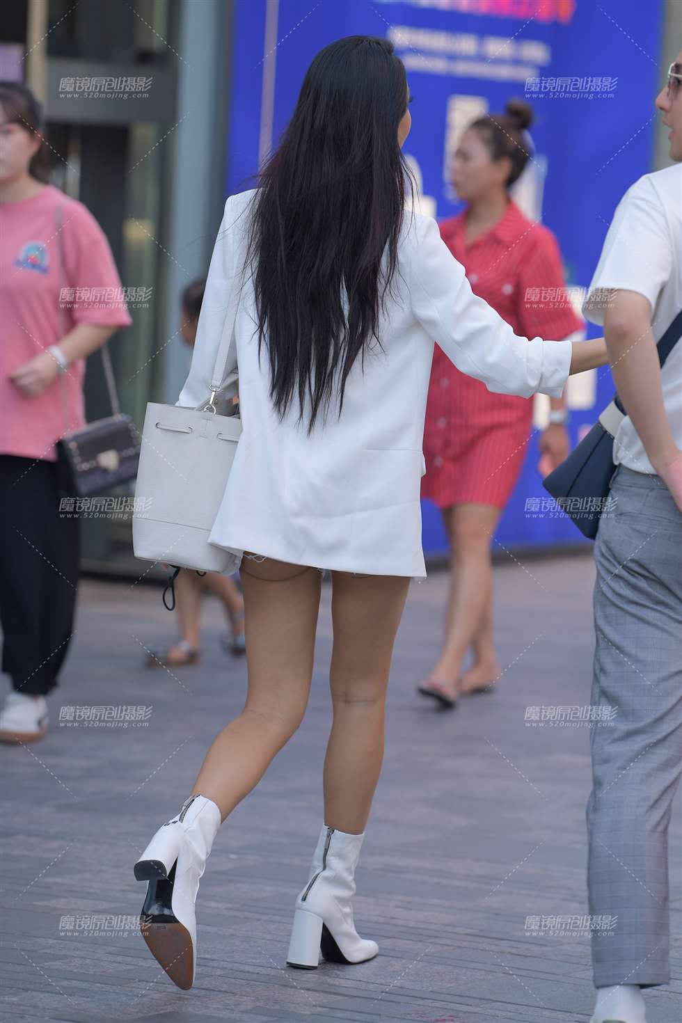图片[4]-【红石赛贴】喜欢摄影师的美女-街拍流行馆