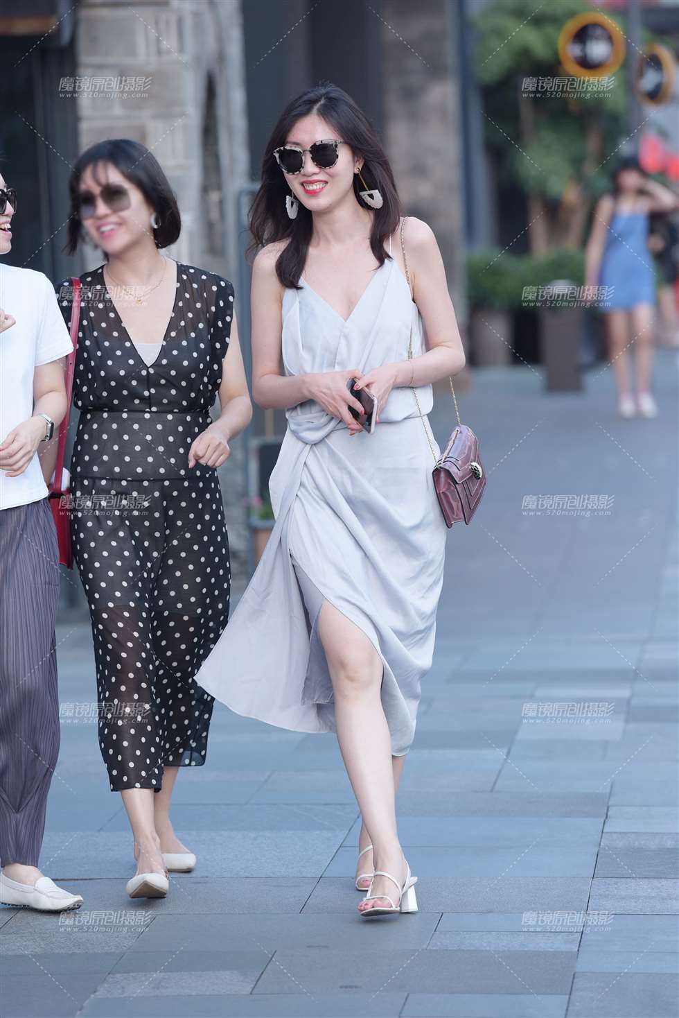 图片[1]-【慕容笙赛贴】不规则裙的**-街拍流行馆