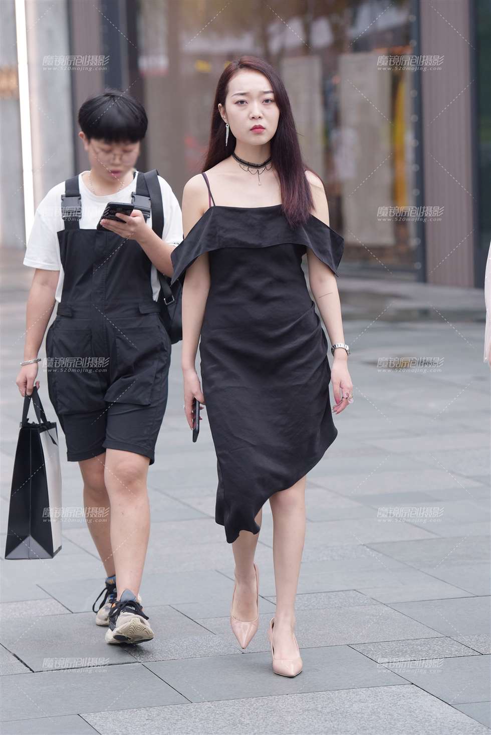 图片[1]-【慕容笙赛贴】包臀裙美女-街拍流行馆
