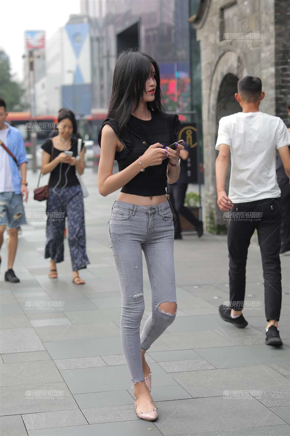 图片[1]-【凯恩赛贴】瘦是瘦 但有跨-街拍流行馆