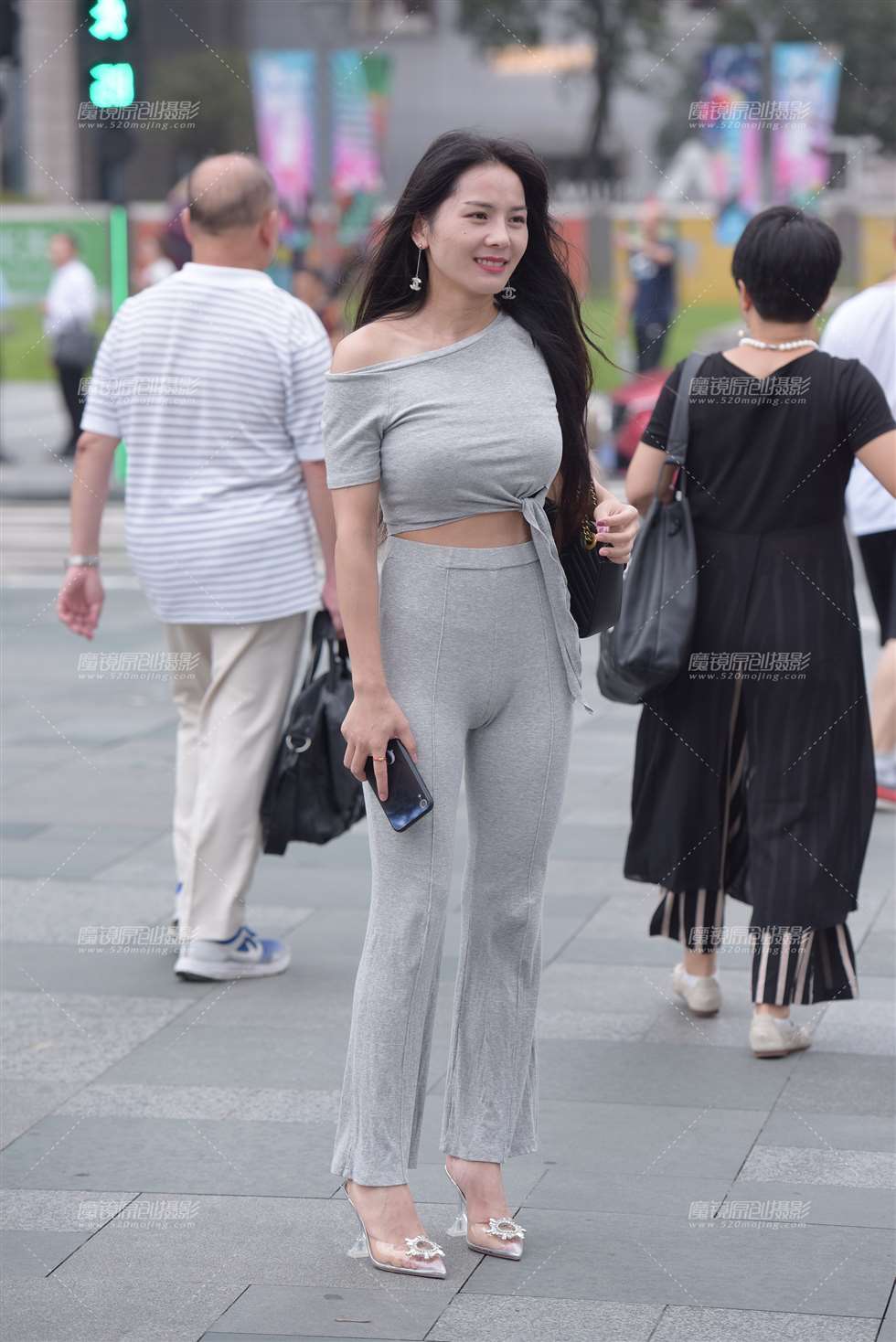 图片[1]-【慕容笙赛贴】美女逛街-街拍流行馆
