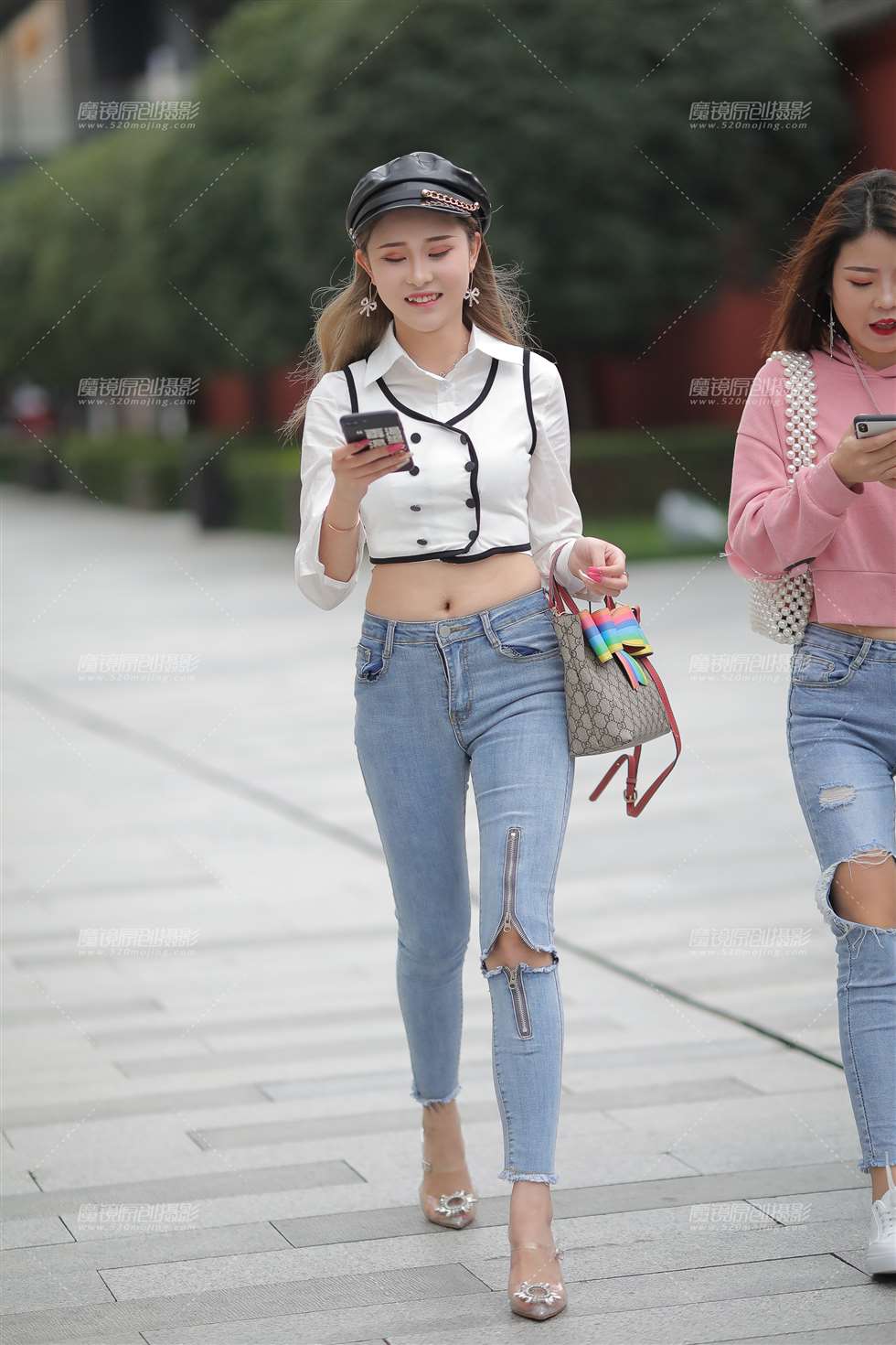 图片[1]-【凯恩赛贴】时尚紧牛美女-街拍流行馆