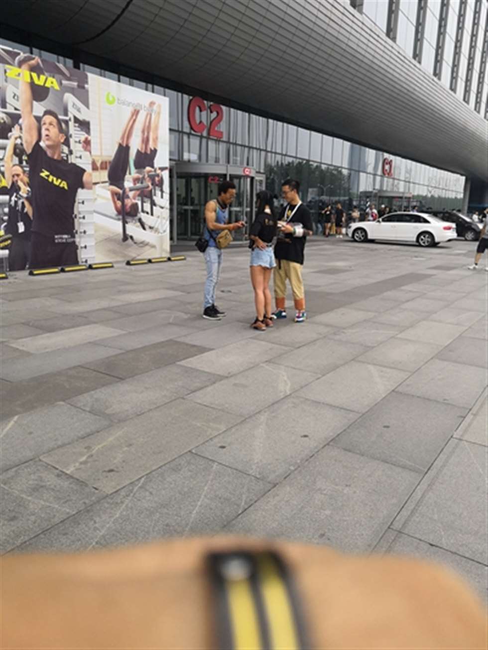 图片[2]-【赛德克赛帖】甜美热裤小妹-街拍流行馆