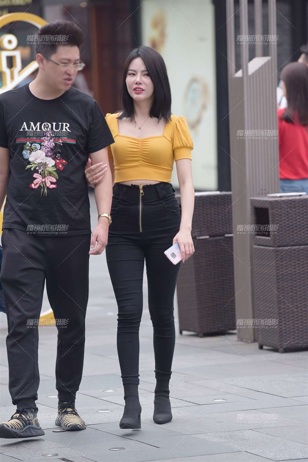 图片[1]-【慕容笙赛贴】紧身牛子美女-街拍流行馆