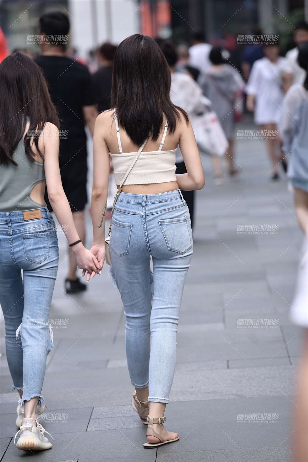 图片[2]-【慕容笙赛贴】闺蜜出行-街拍流行馆